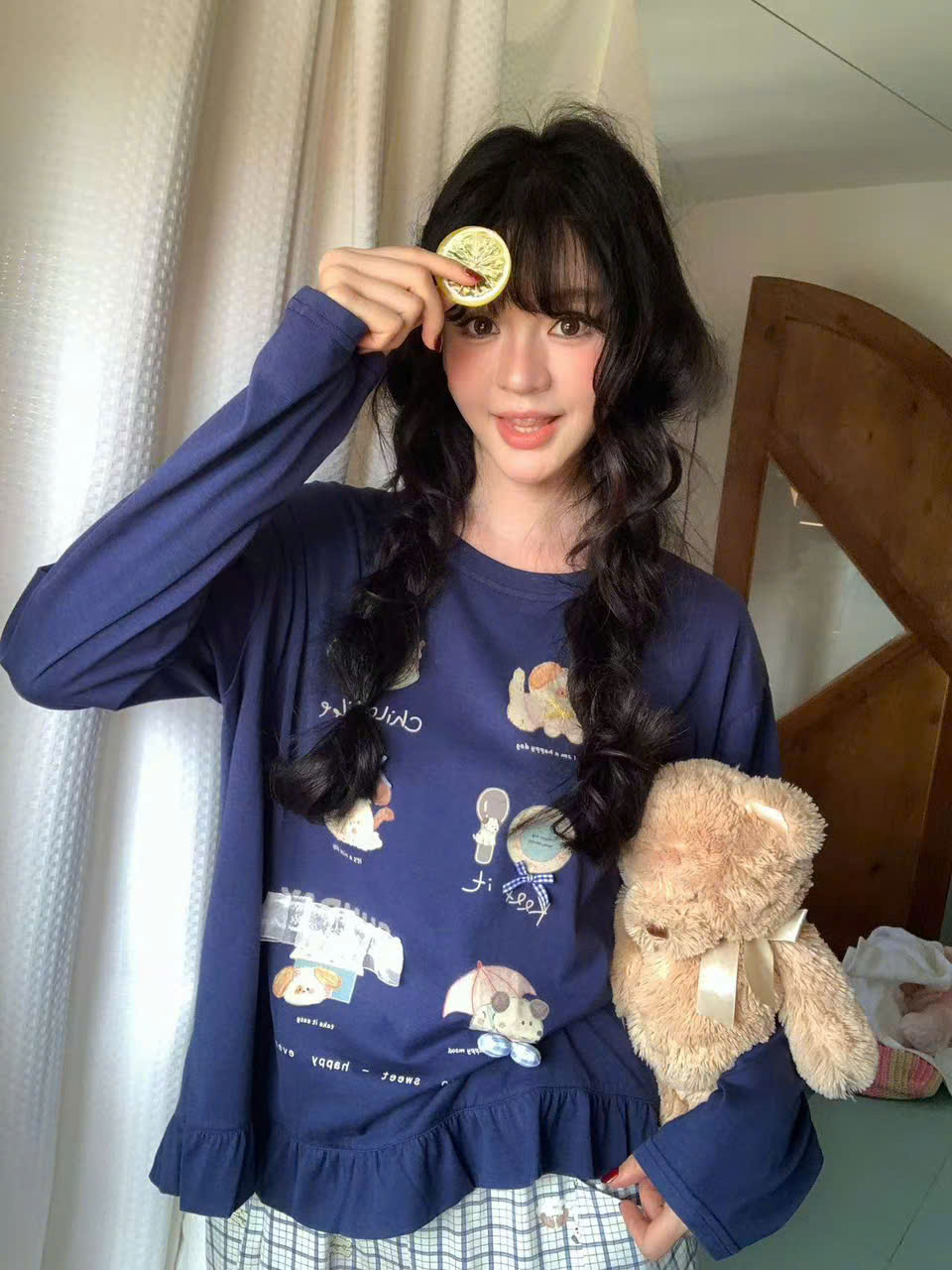 Bộ xanh navy — Dịu nhẹ, kín đáo